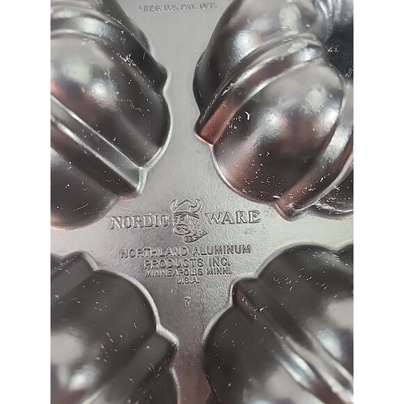 Nordic Ware Bundt-lette Cake Pan 6 CUPS 1.4 LITERS Bundt Mini Party - Picture 3 of 13